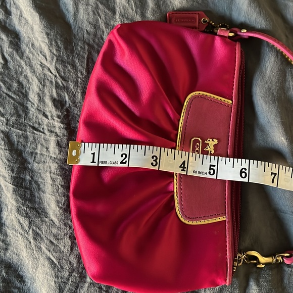 COACH SATIN WRISTLET - Picture 14 of 15